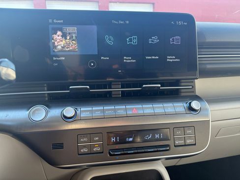 Used 2025 Hyundai Kona SEL image 18