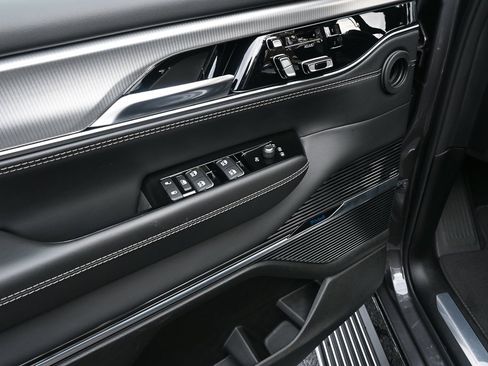 Used 2023 Jeep Grand Wagoneer 4WD w/ Convenience Group III image 8