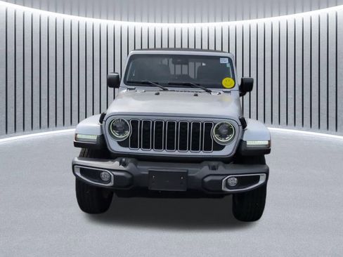 Used 2024 Jeep Wrangler Unlimited Sahara w/ Safety Group AWD/4WD image 3