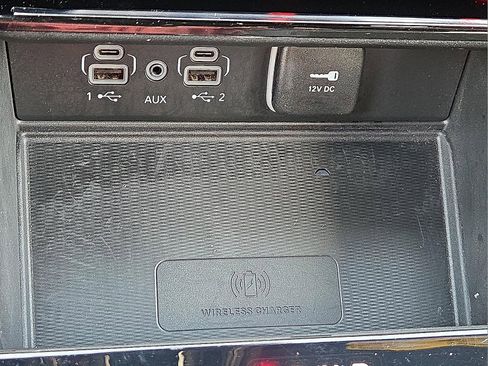Used 2023 Jeep Grand Cherokee Altitude AWD/4WD image 17