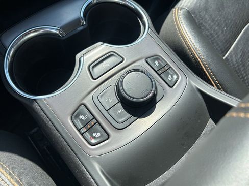 Used 2022 GMC Terrain AT4 w/ Infotainment Package II image 42