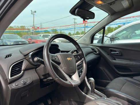Used 2018 Chevrolet Trax LT w/ Driver Confidence Package FWD image 10