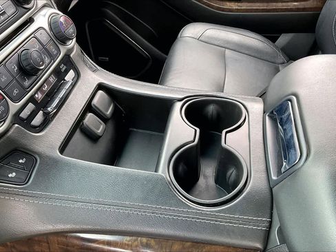 Used 2020 Chevrolet Tahoe LT image 16