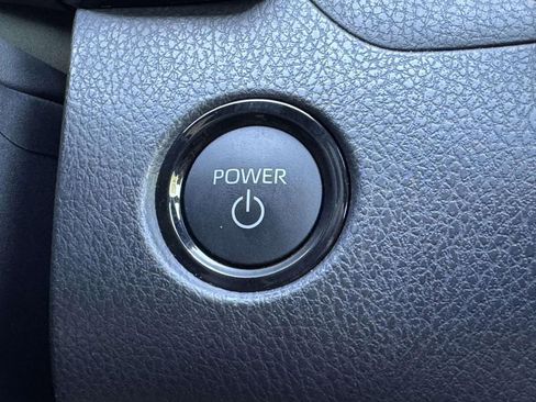 Used 2025 Toyota Camry SE FWD image 9