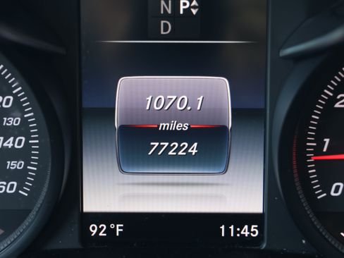 Used 2018 Mercedes-Benz GLC 300 4MATIC image 20
