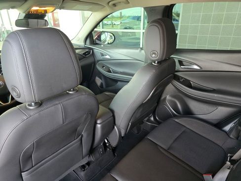 Used 2022 Buick Encore GX Select w/ Sport Touring Package FWD image 19