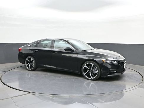 Used 2018 Honda Accord Sport image 17