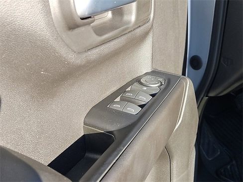 Used 2022 Chevrolet Silverado 1500 Custom image 18