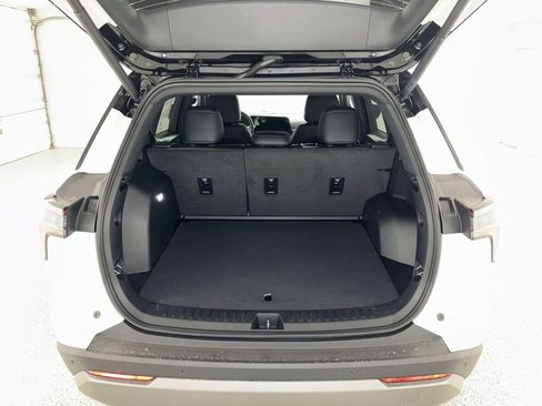 New 2026 Chevrolet Equinox LT w/ Convenience Package II AWD/4WD image 25