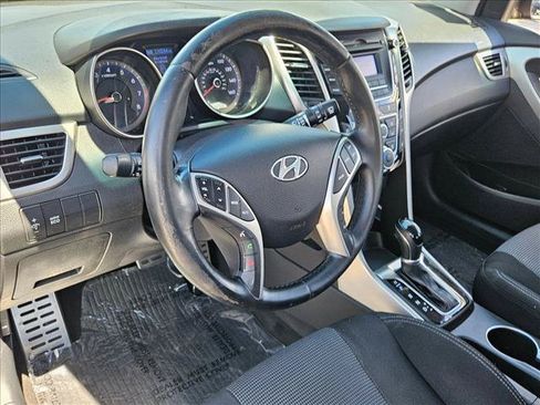 Used 2013 Hyundai Elantra GT w/ Touch & Go Pkg FWD image 10