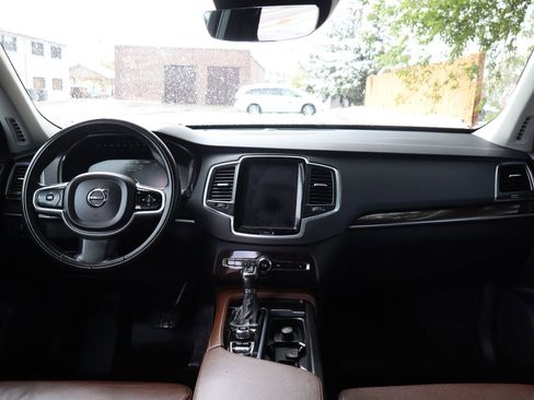 Used 2019 Volvo XC90 T6 Momentum w/ Advanced Package AWD/4WD image 16