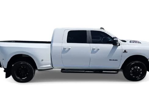 New 2025 RAM 3500 Laramie w/ Night Edition AWD/4WD image 9