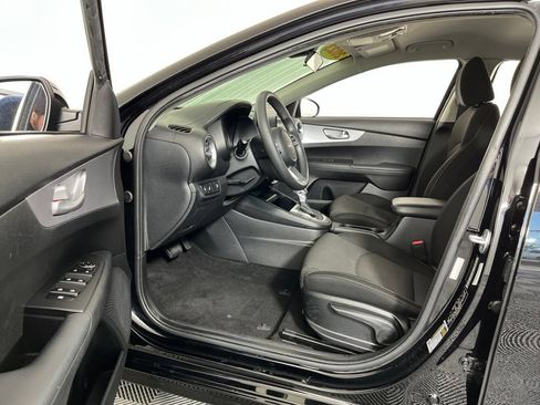 Used 2023 Kia Forte LXS w/ LXS Technology Package FWD image 23