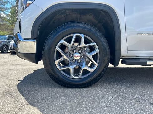 Used 2023 GMC Sierra 1500 SLT w/ SLT Premium Package AWD/4WD image 12