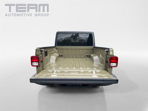 New 2025 Jeep Gladiator Sport image 13