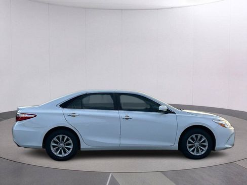 Used 2017 Toyota Camry LE FWD image 8