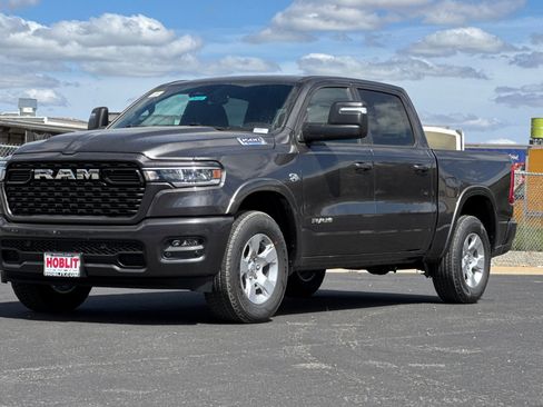New 2027 RAM 1500 4x4 Crew Cab image 7