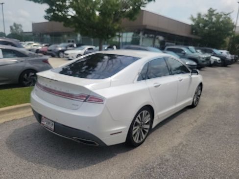 Used 2017 Lincoln MKZ Reserve FWD image 3