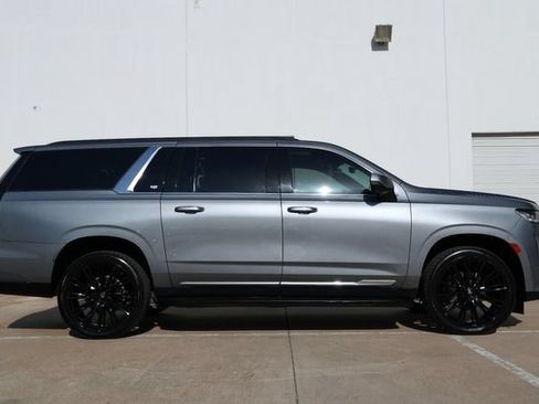 Used 2021 Cadillac Escalade ESV Premium Luxury w/ Performance Package AWD/4WD image 3