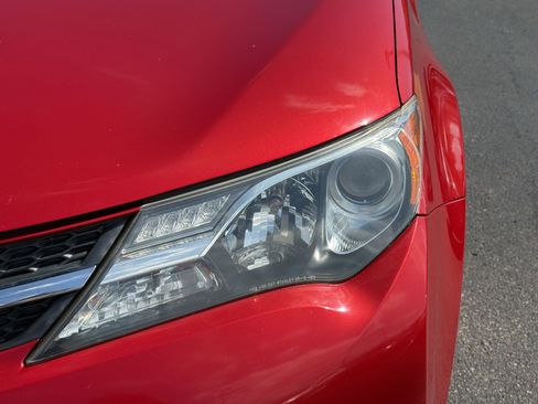 Used 2015 Toyota RAV4 Limited image 11