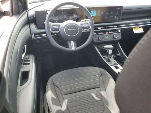 New 2026 Hyundai Santa Cruz SE AWD/4WD image 9