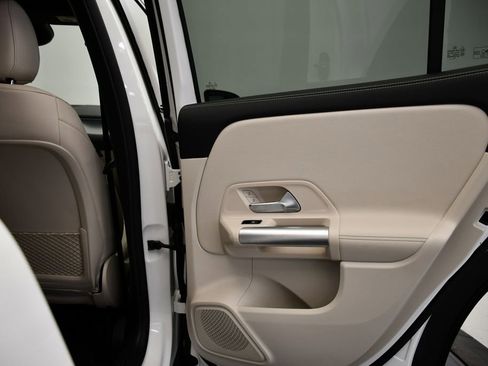 Used 2025 Mercedes-Benz GLA 250 4MATIC image 50