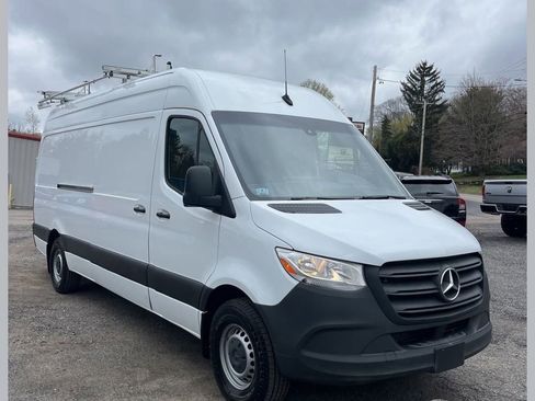 Used 2022 Mercedes-Benz Sprinter 2500 image 1