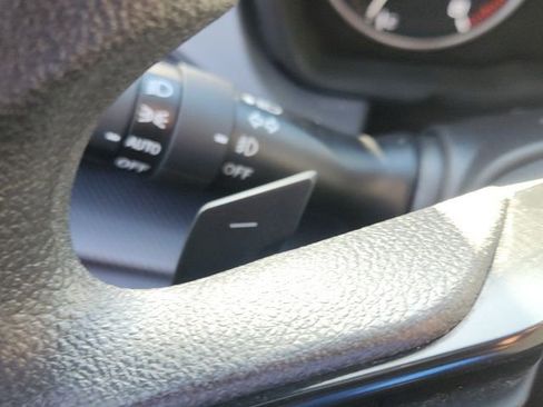 Used 2025 Subaru Crosstrek 2.0i Premium image 39