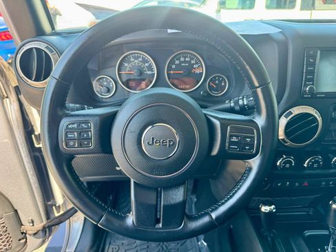 Used 2016 Jeep Wrangler Unlimited Sahara AWD/4WD image 20