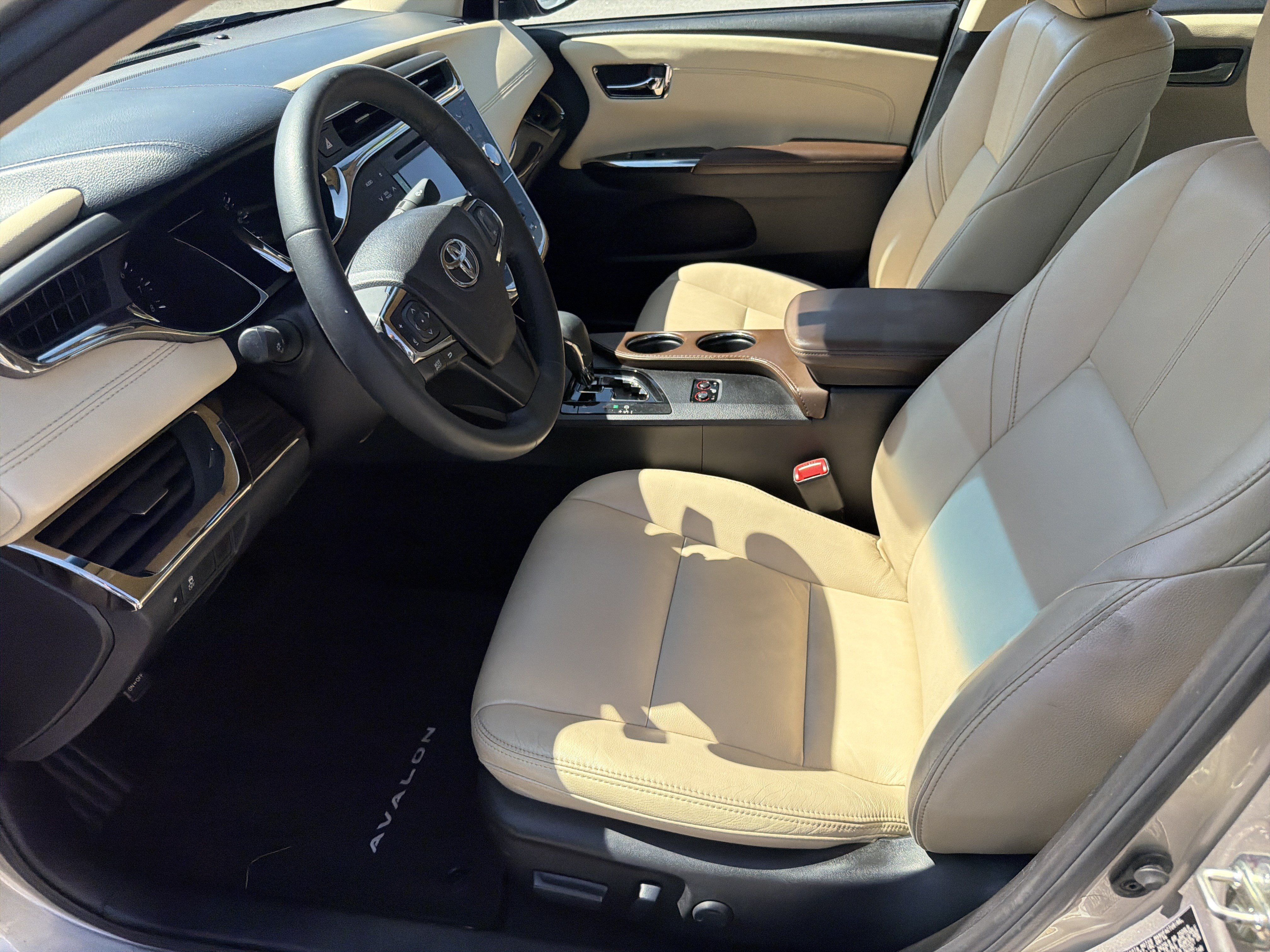 Used 2014 Toyota Avalon XLE FWD image 19