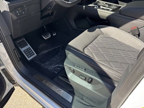 New 2026 Volkswagen Atlas SEL Premium R-Line AWD/4WD image 14