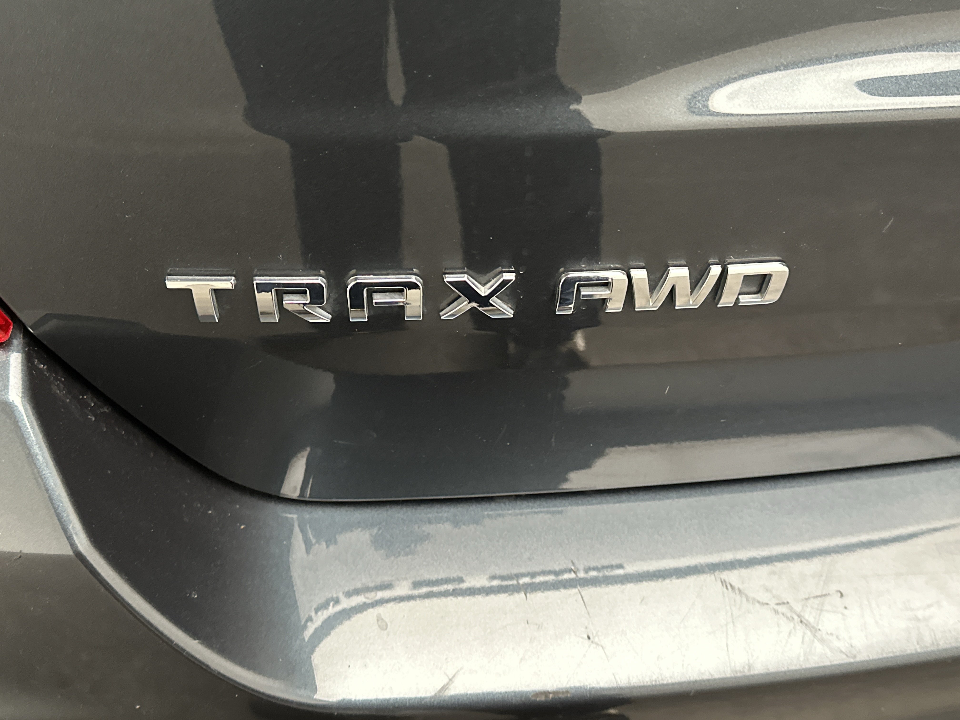 Used 2022 Chevrolet Trax LT w/ LT Convenience Package AWD/4WD image 12