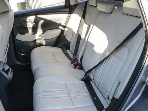 Used 2025 Honda HR-V EX-L image 18