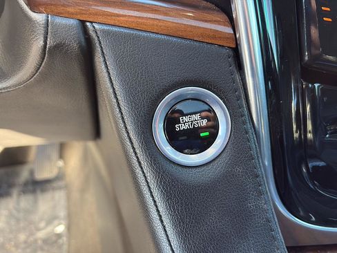 Used 2017 Cadillac Escalade ESV Luxury image 11