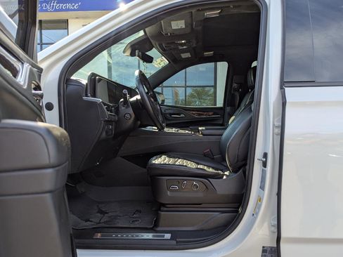Used 2022 Cadillac Escalade ESV Sport Platinum AWD/4WD image 12