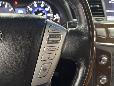 Used 2016 INFINITI QX80 4WD w/ Signature Edition Package image 25