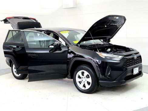Used 2023 Toyota RAV4 LE image 12