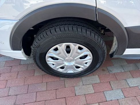 Used 2023 Ford Transit 350 XLT image 10