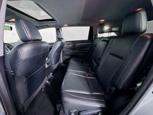 Used 2018 Toyota Highlander Limited image 23