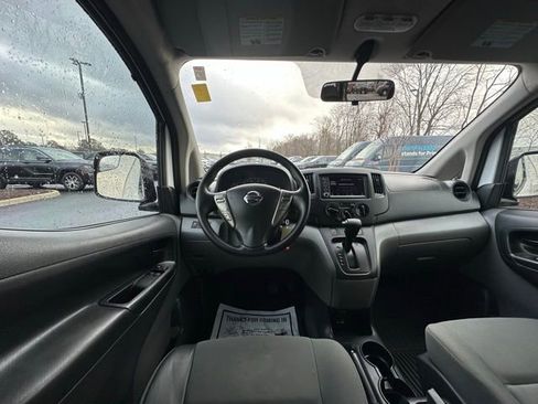 Used 2021 Nissan NV200 S w/ Back Door Glass Package image 18