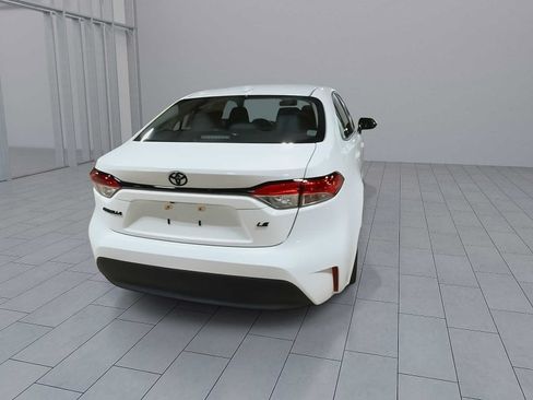 Used 2024 Toyota Corolla LE w/ LE Convenience Package FWD image 8
