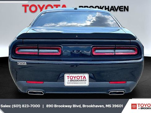 Used 2022 Dodge Challenger SXT w/ Blacktop Package RWD image 4
