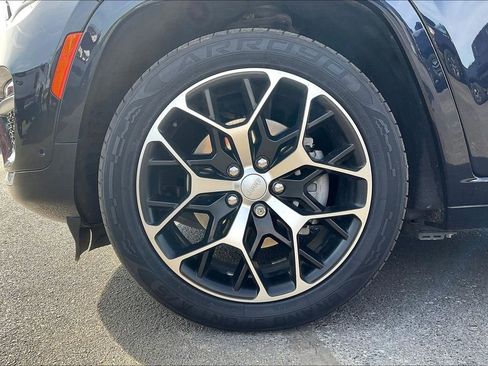 Used 2022 Jeep Grand Cherokee Summit image 2