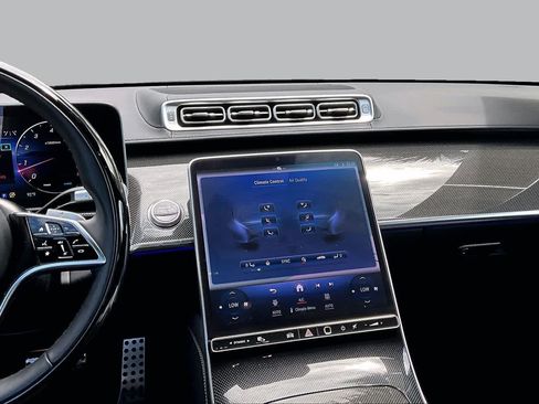Used 2025 Mercedes-Benz S 500 4MATIC image 7