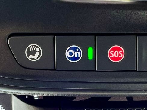 Used 2025 Chevrolet Equinox LT w/ Convenience Package II image 30