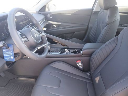 New 2026 Hyundai Elantra Limited FWD image 9