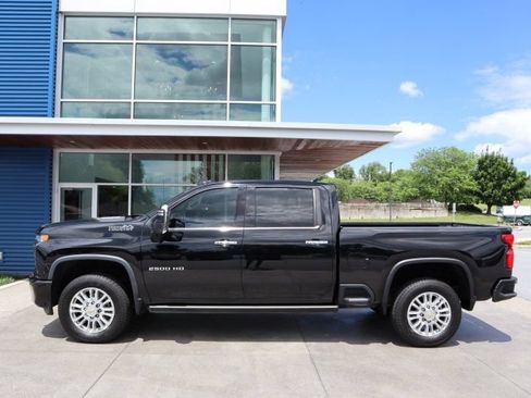 Used 2022 Chevrolet Silverado 2500 High Country w/ Z71 Off-Road Package AWD/4WD image 6