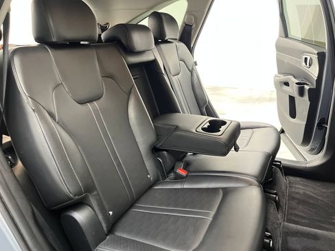 Used 2024 Kia Sorento S FWD image 23