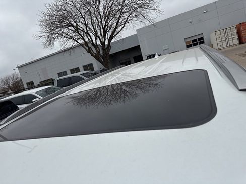 Used 2022 Lexus GX 460 Premium w/ Premium Package image 4