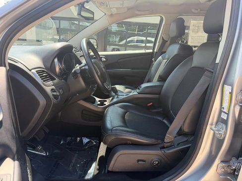 Used 2017 Dodge Journey Crossroad FWD image 15